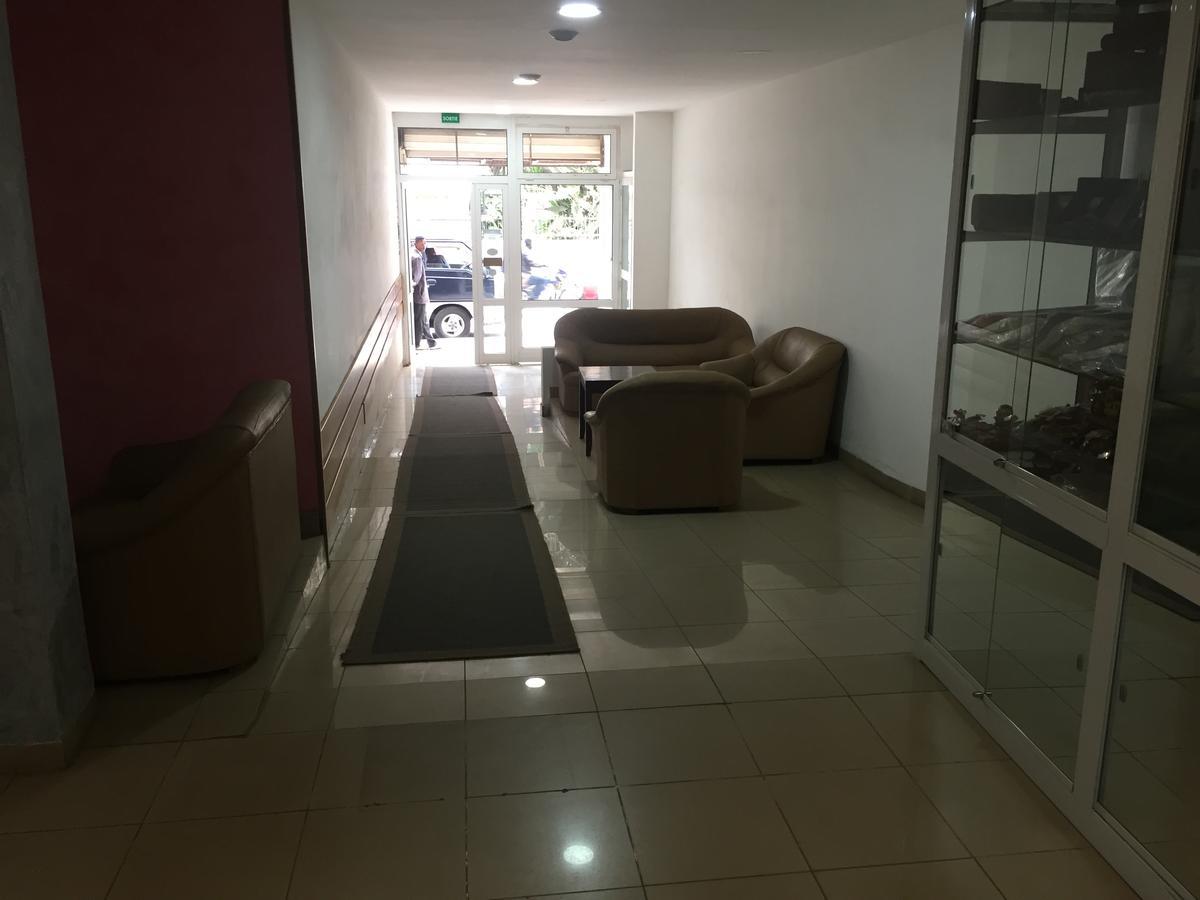 White Palace Hotel أنتاناناريفو المظهر الخارجي الصورة