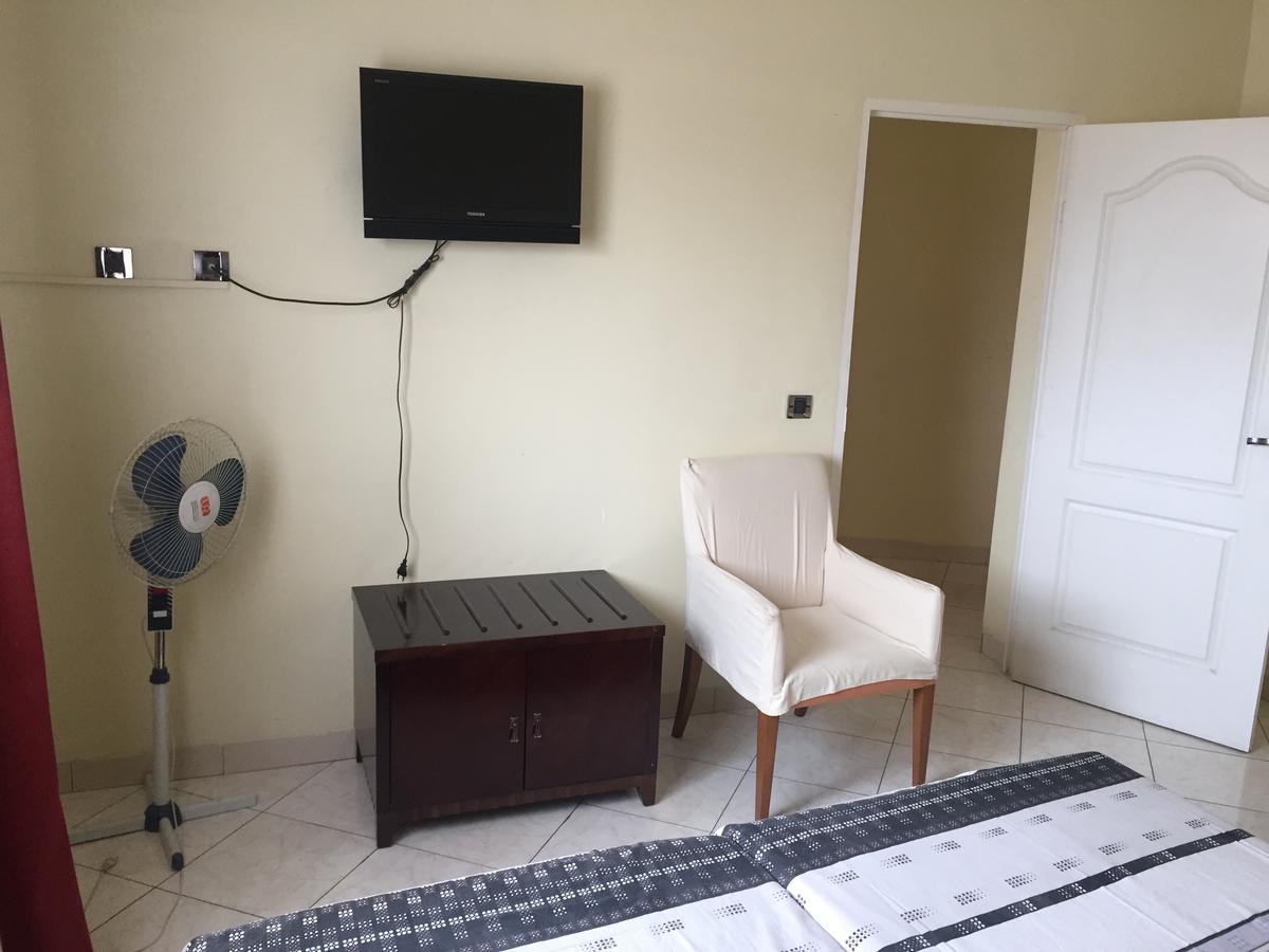 White Palace Hotel أنتاناناريفو المظهر الخارجي الصورة
